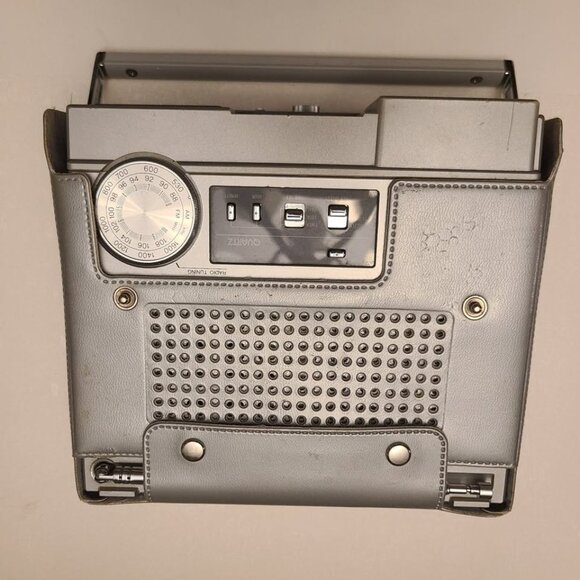 Vintage Sanyo TPM1000 Portable Mini TV & AM-FM Radio Receiver - Picture 9 of 10